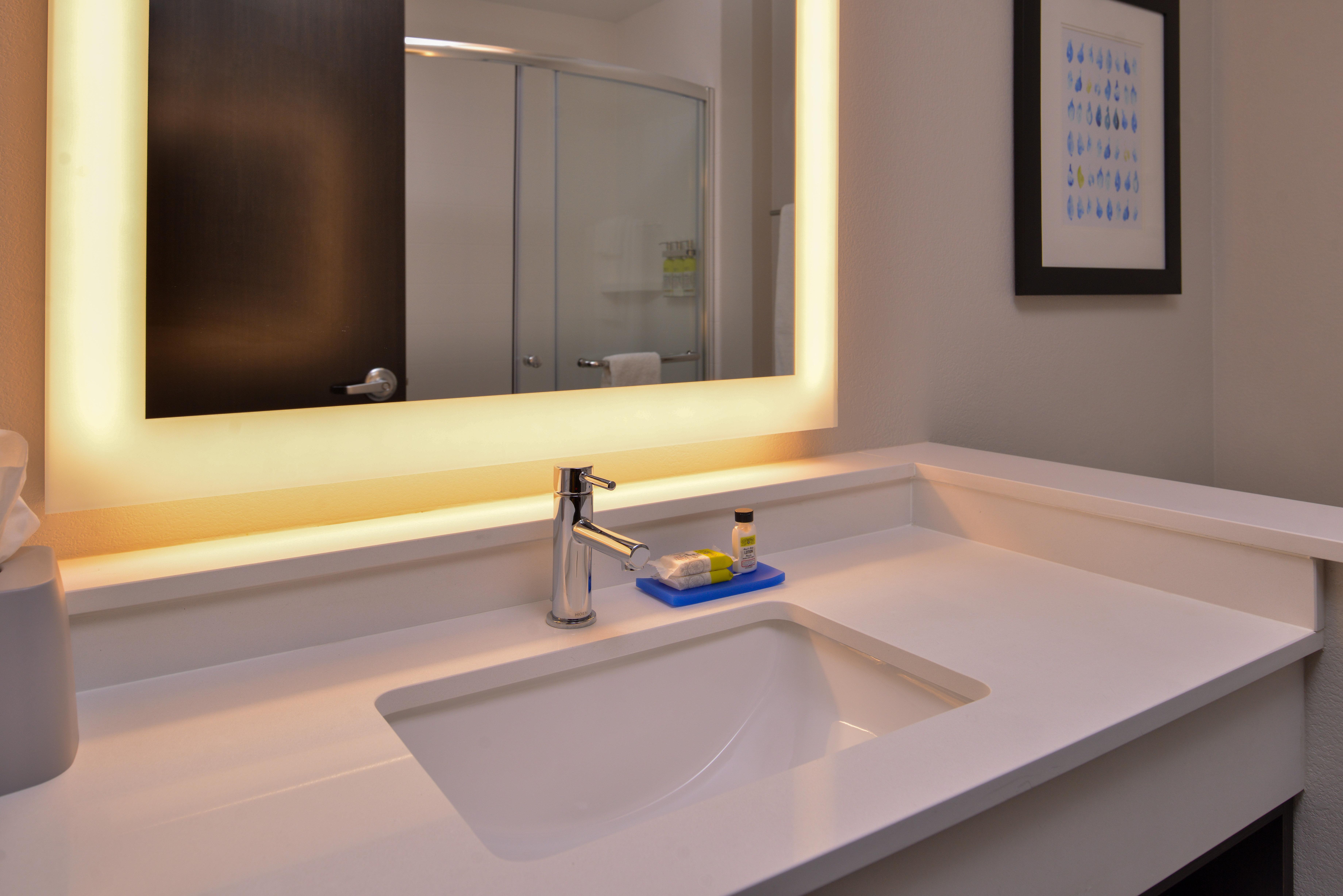 Holiday Inn Express & Suites - Olathe West By Ihg Экстерьер фото