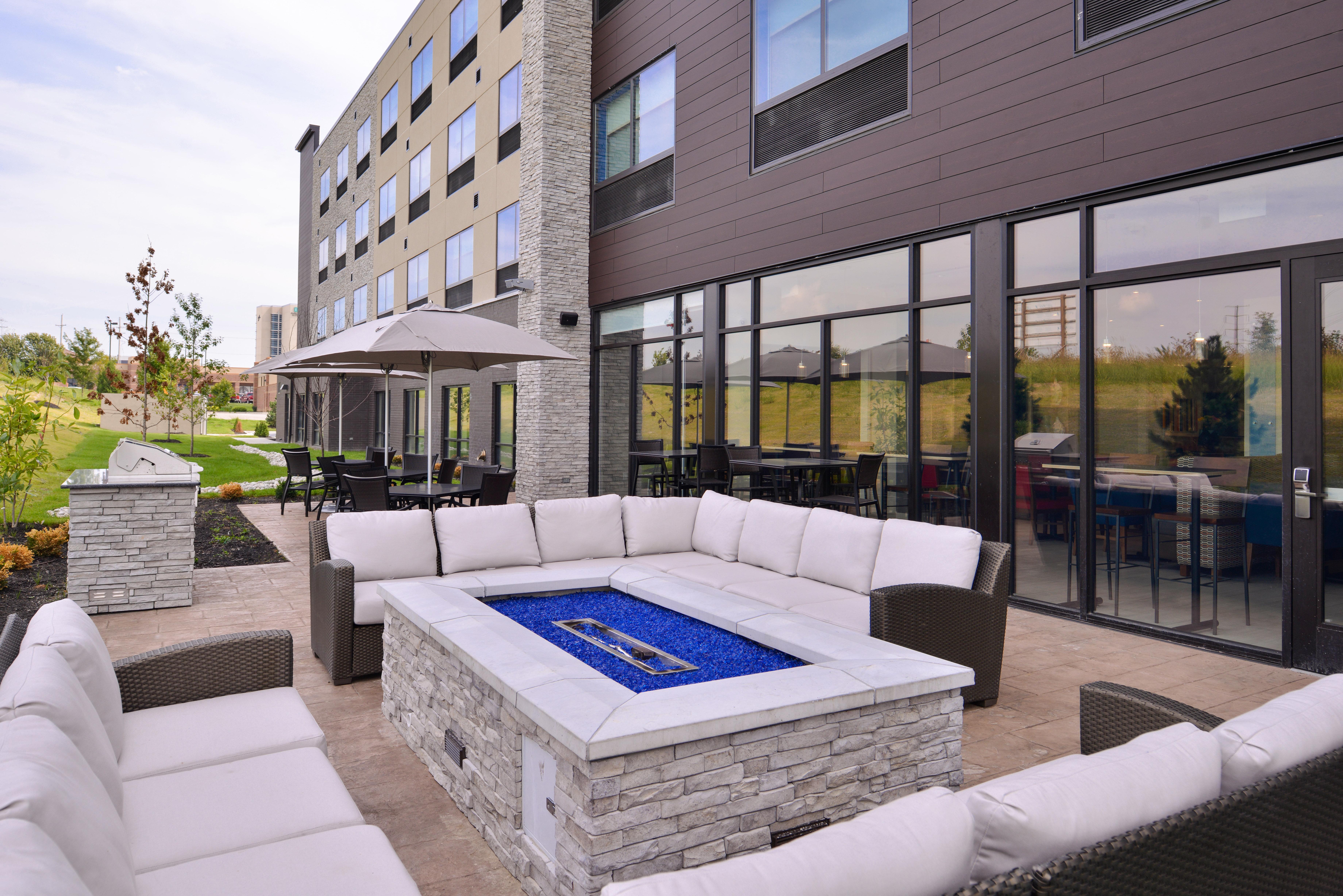 Holiday Inn Express & Suites - Olathe West By Ihg Экстерьер фото